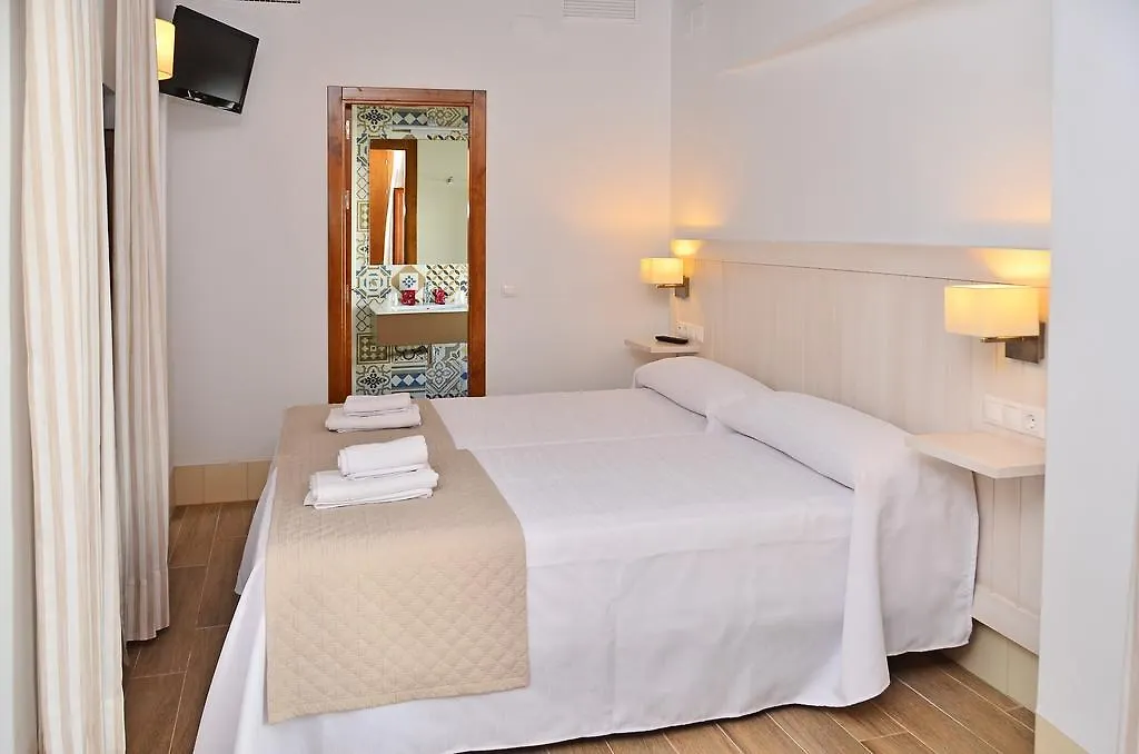 Hostal La Fonda location